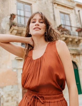Blouse sans manches marron foncé femme