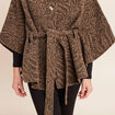Poncho ceintur&eacute; en polyester recycl&eacute; camel femme