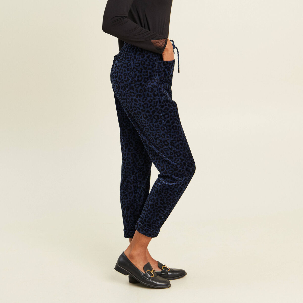 Pantalon coupe mom en velours bleu femme