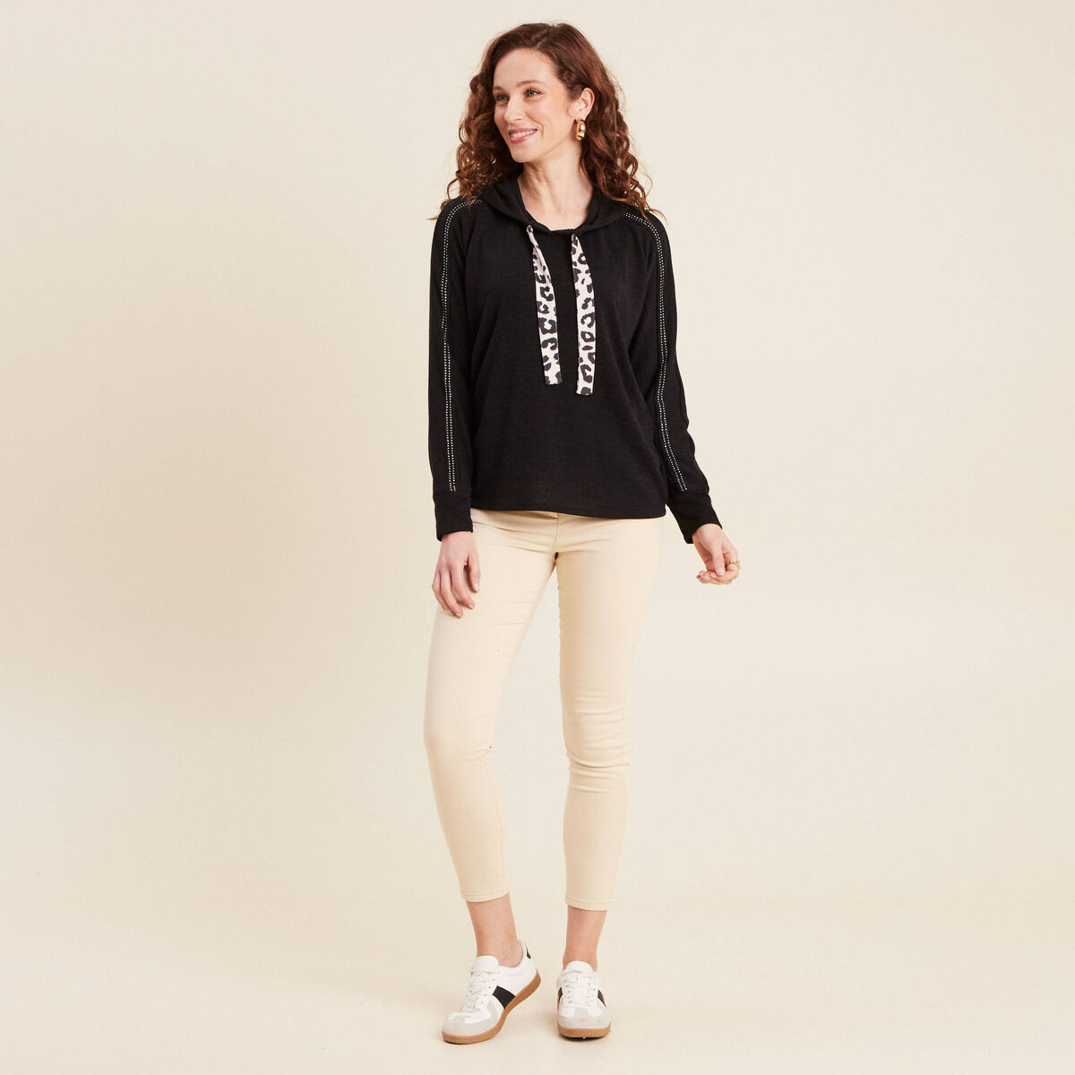 Pull à capuche noir femme