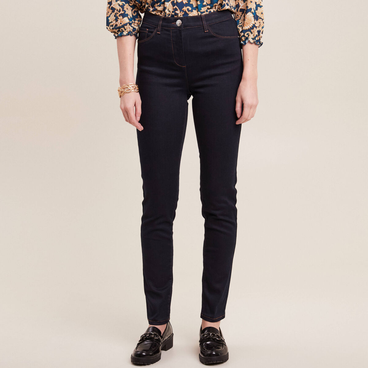 Jean magique ajusté taille standard denim brut femme