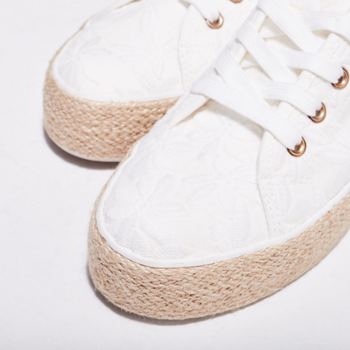Tennis plateformes &agrave; lacets ecru femme
