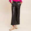 Pantalon taille bascul&eacute;e similicuir noir femme