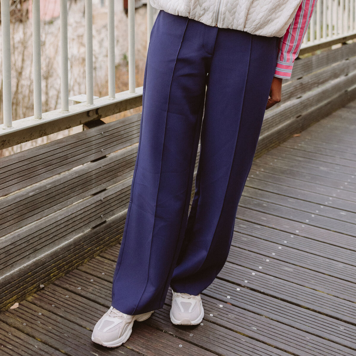 Pantalon coupe large bleu marine femme