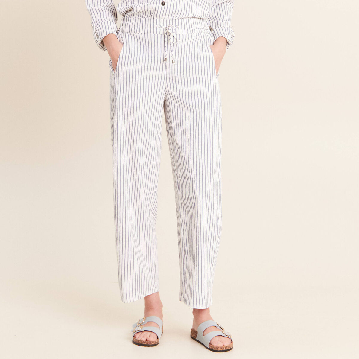 Pantalon fluide coupe barrel bleu femme