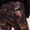 Pantalon ajust&eacute; taille haute denim noir enduit femme
