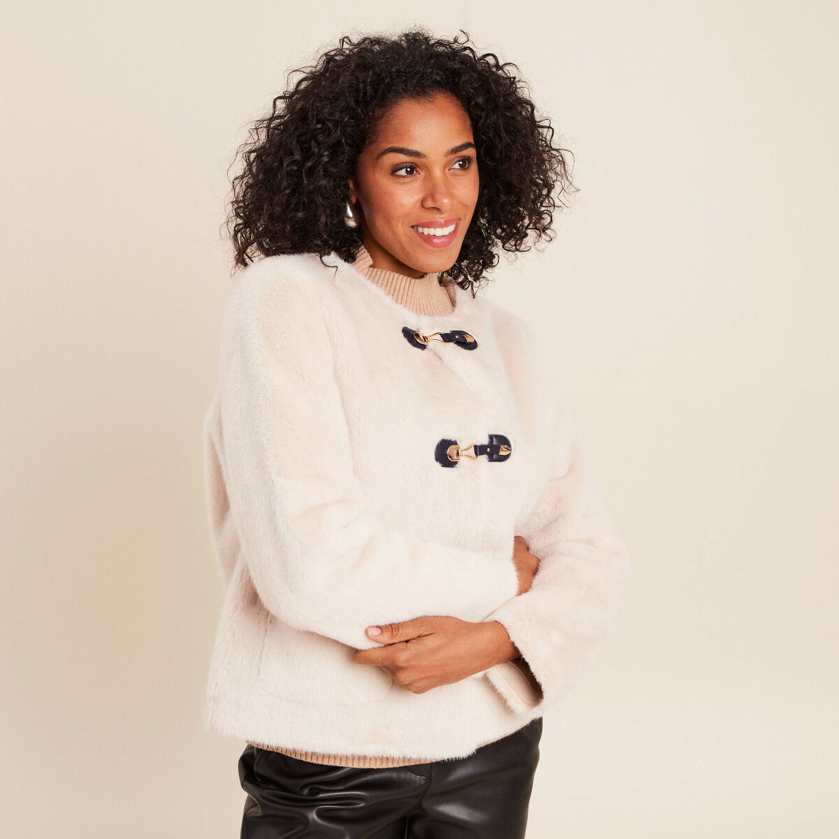 Manteau sans col en fausse fourrure ivoire femme