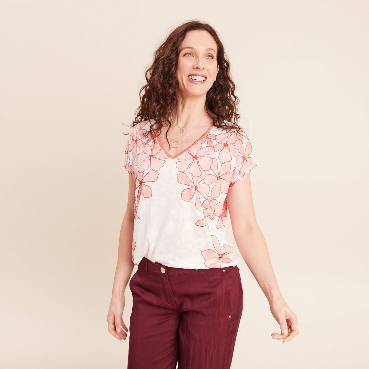 T-shirt col v manches courtes ecru femme