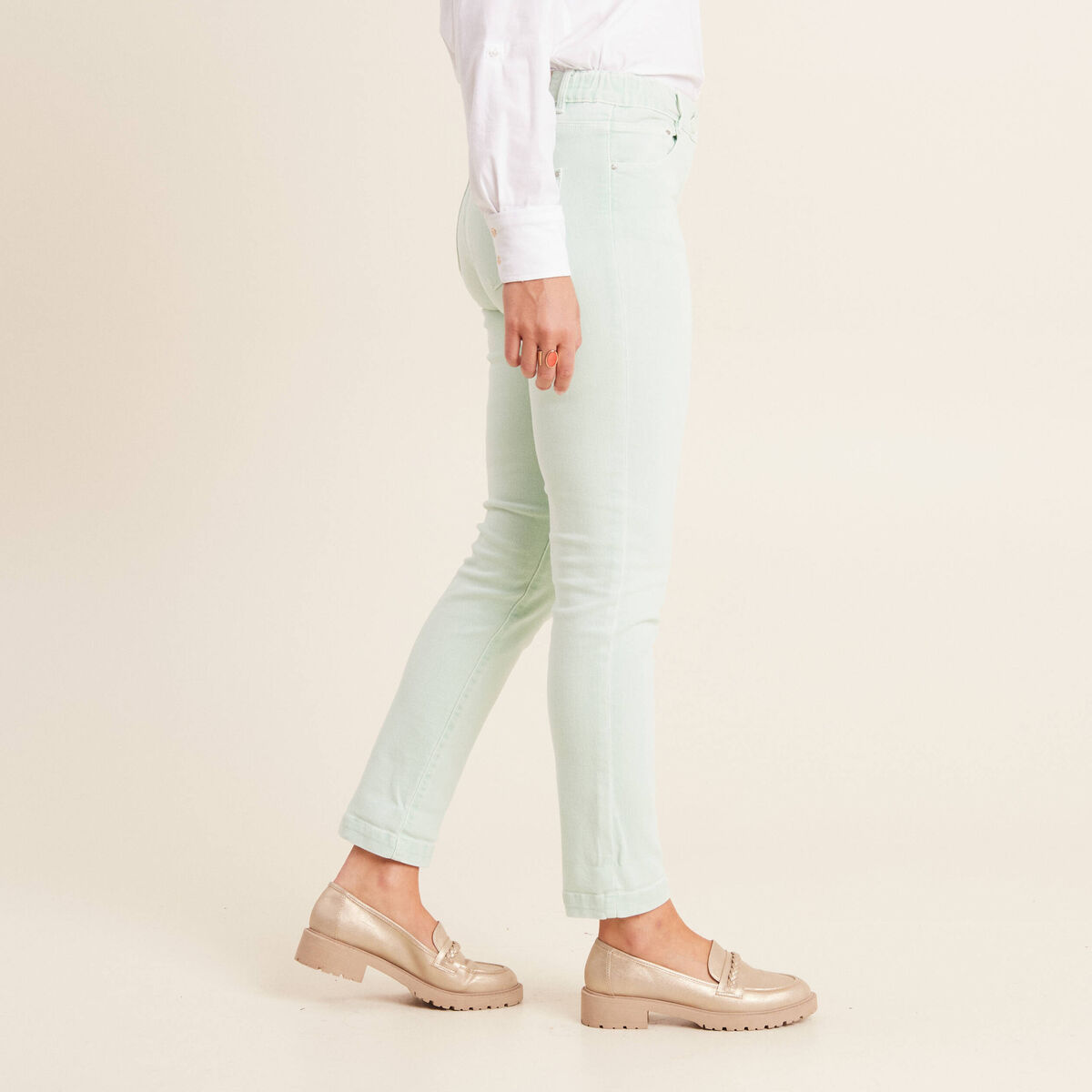 Jean ajusté 7/8ème 5 poches vert clair femme