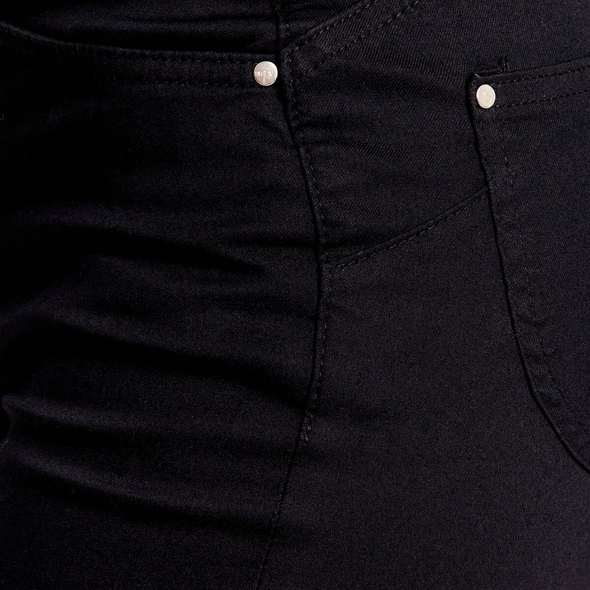Pantalon léger taille standard 7/8ème noir femme