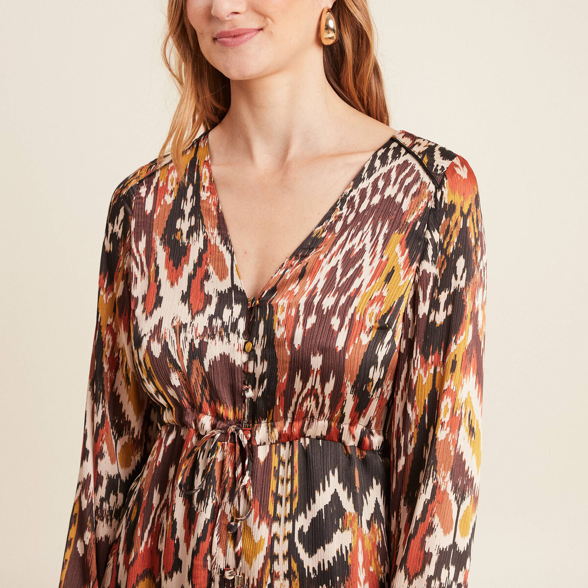 Robe évasée satin boutonnée noir femme