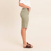 Bermuda ajust&eacute; ceintur&eacute; vert clair femme