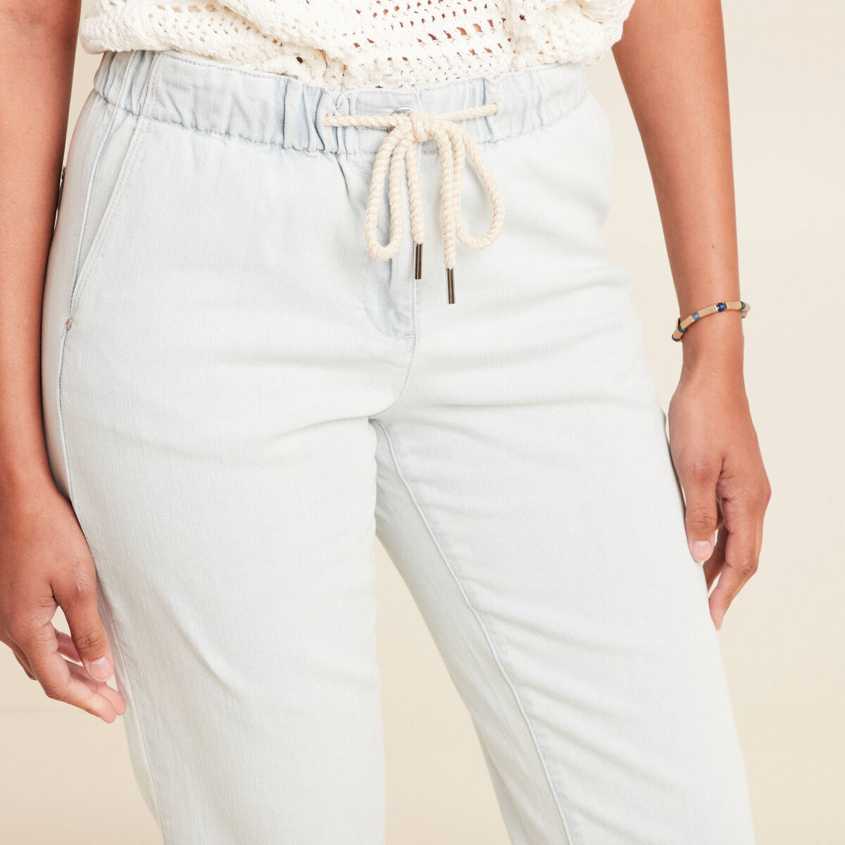 Pantacourt coupe mom denim bleach femme