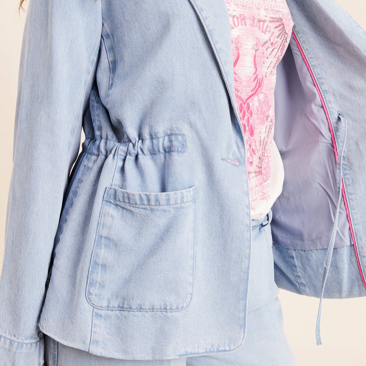 Veste longue cintr&eacute;e en jean doubl&eacute;e denim bleach femme