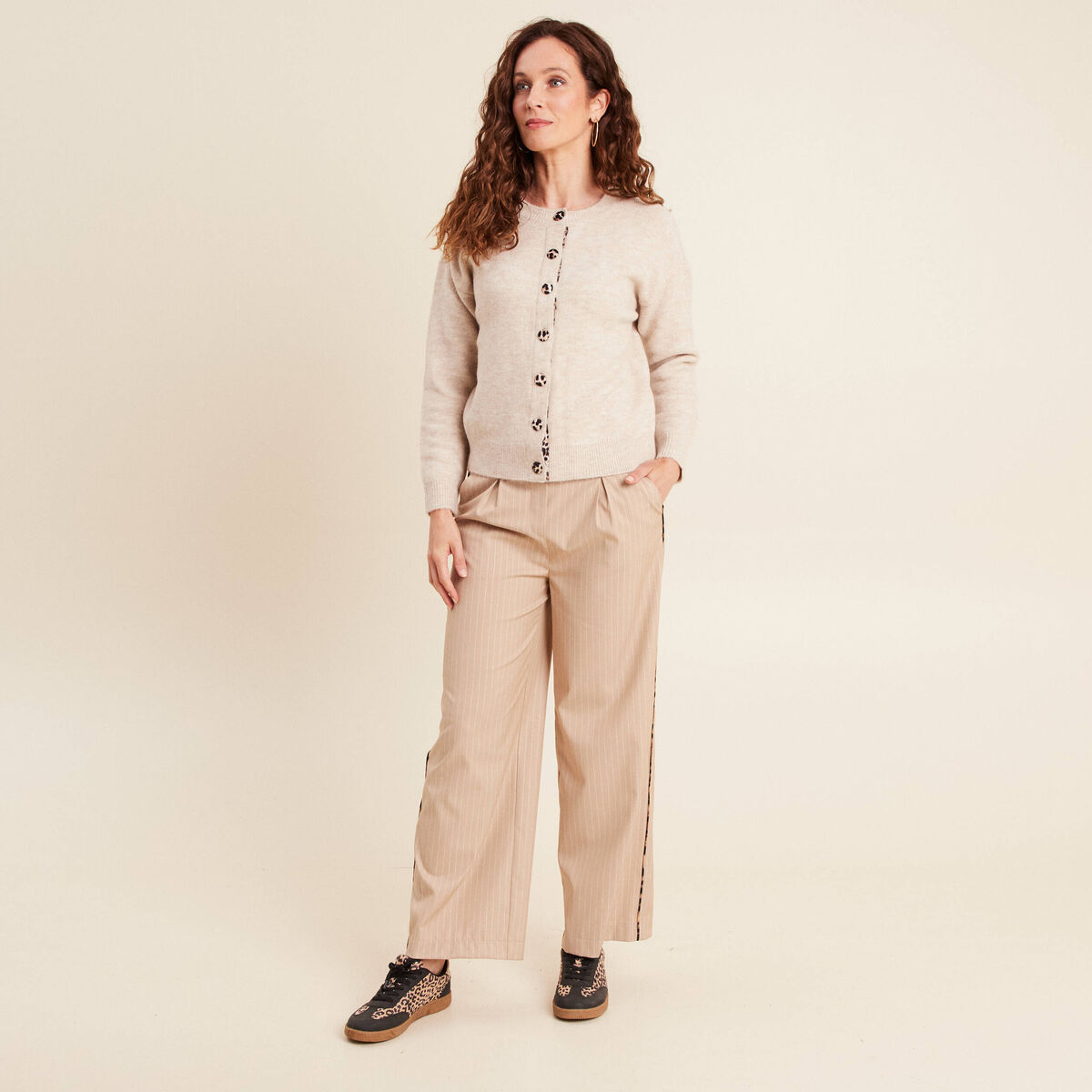 Gilet droit mi-long col rond beige femme