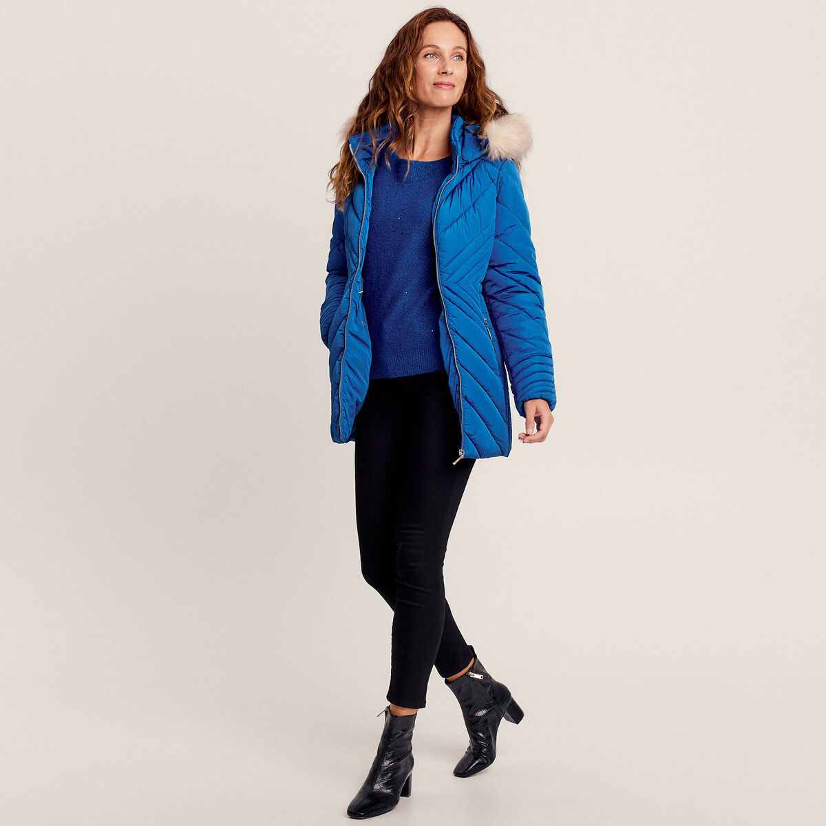 Doudoune d&eacute;perlante &agrave; capuche amovible bleu electrique femme