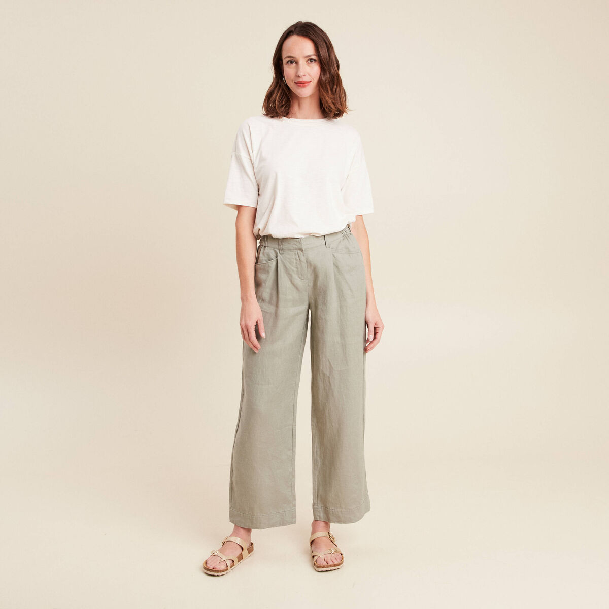 Pantalon droit 7/8ème en lin vert clair femme