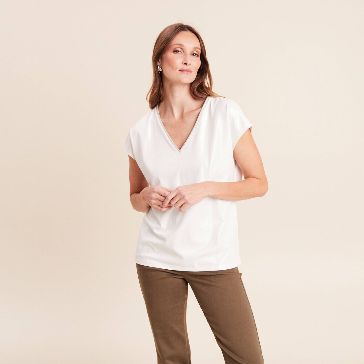 T-shirt col V manches courtes ecru femme