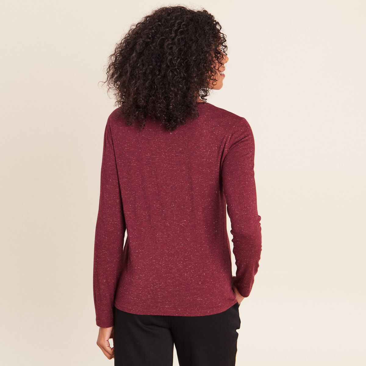 T-shirt ajust&eacute; col v manches longues bordeaux femme