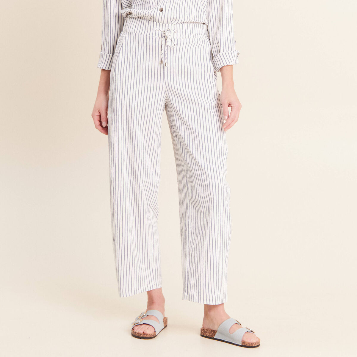 Pantalon fluide coupe barrel bleu femme