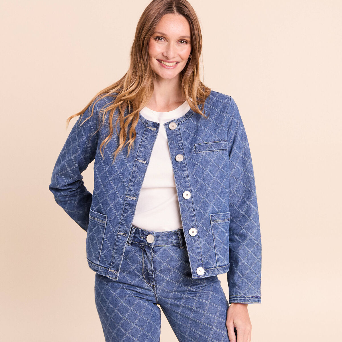 Veste courte droite en jean doubl&eacute;e denim stone femme