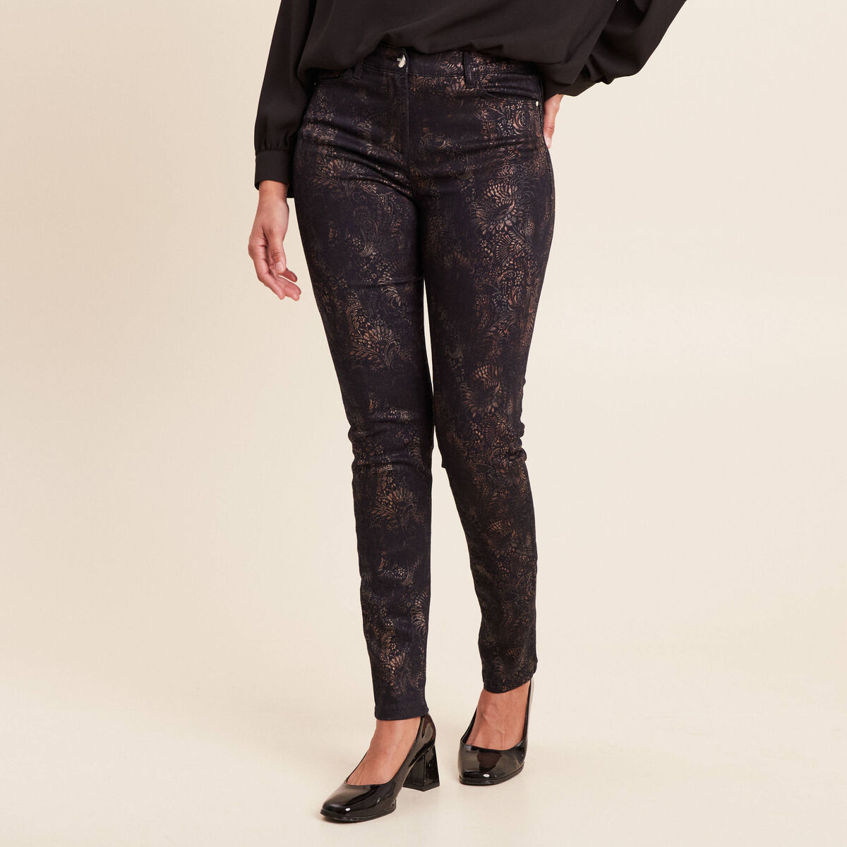 Pantalon magique L'Unique coupe ajust&eacute;e denim brut femme