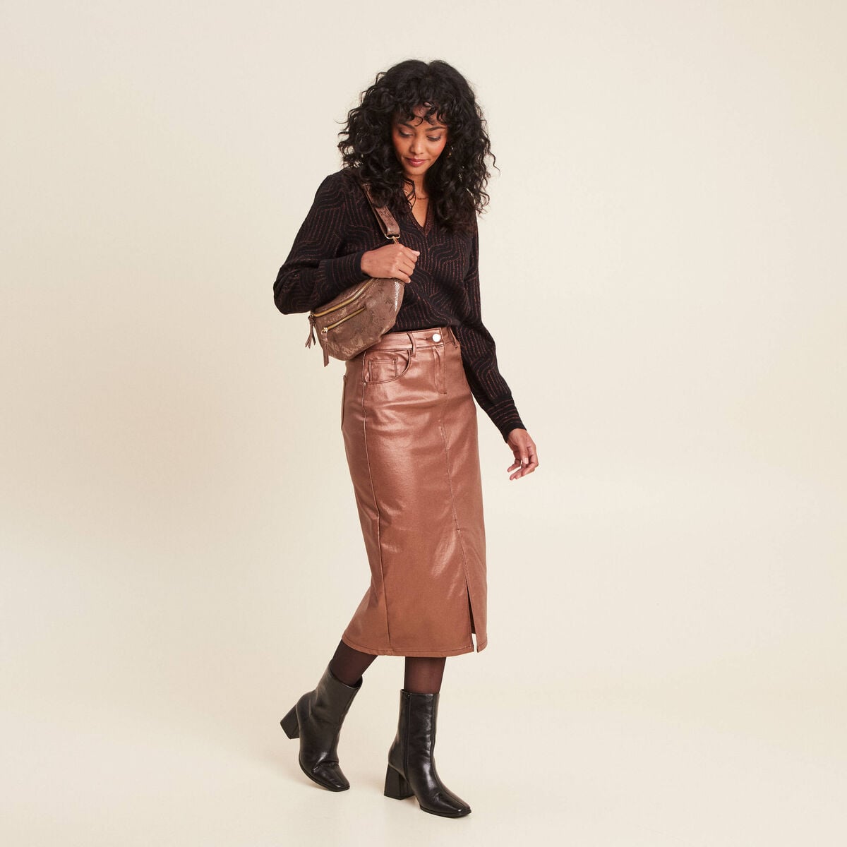 Jupe midi droite enduite couleur cuivre femme