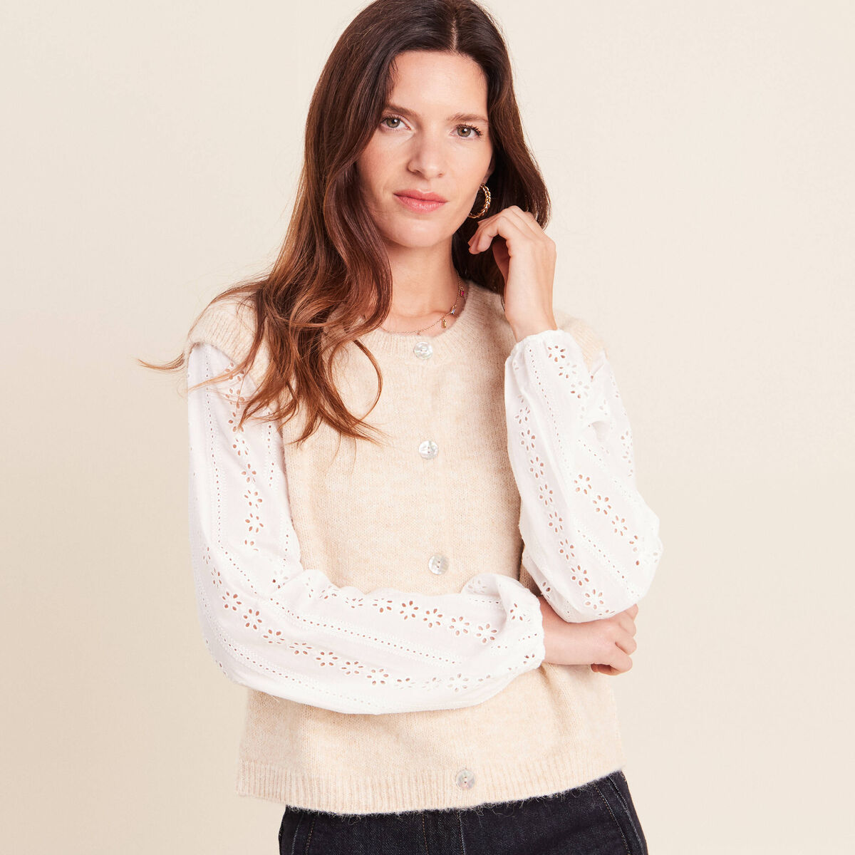 Gilet bi-mati&egrave;re col rond ivoire femme