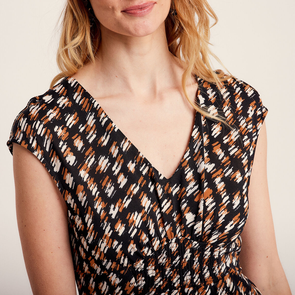 Robe droite col en V noir femme