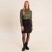 T-shirt cintr&eacute; col montant dentelle vert kaki femme