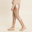 Pantalon ajust&eacute; enduit &agrave; pont taupe femme