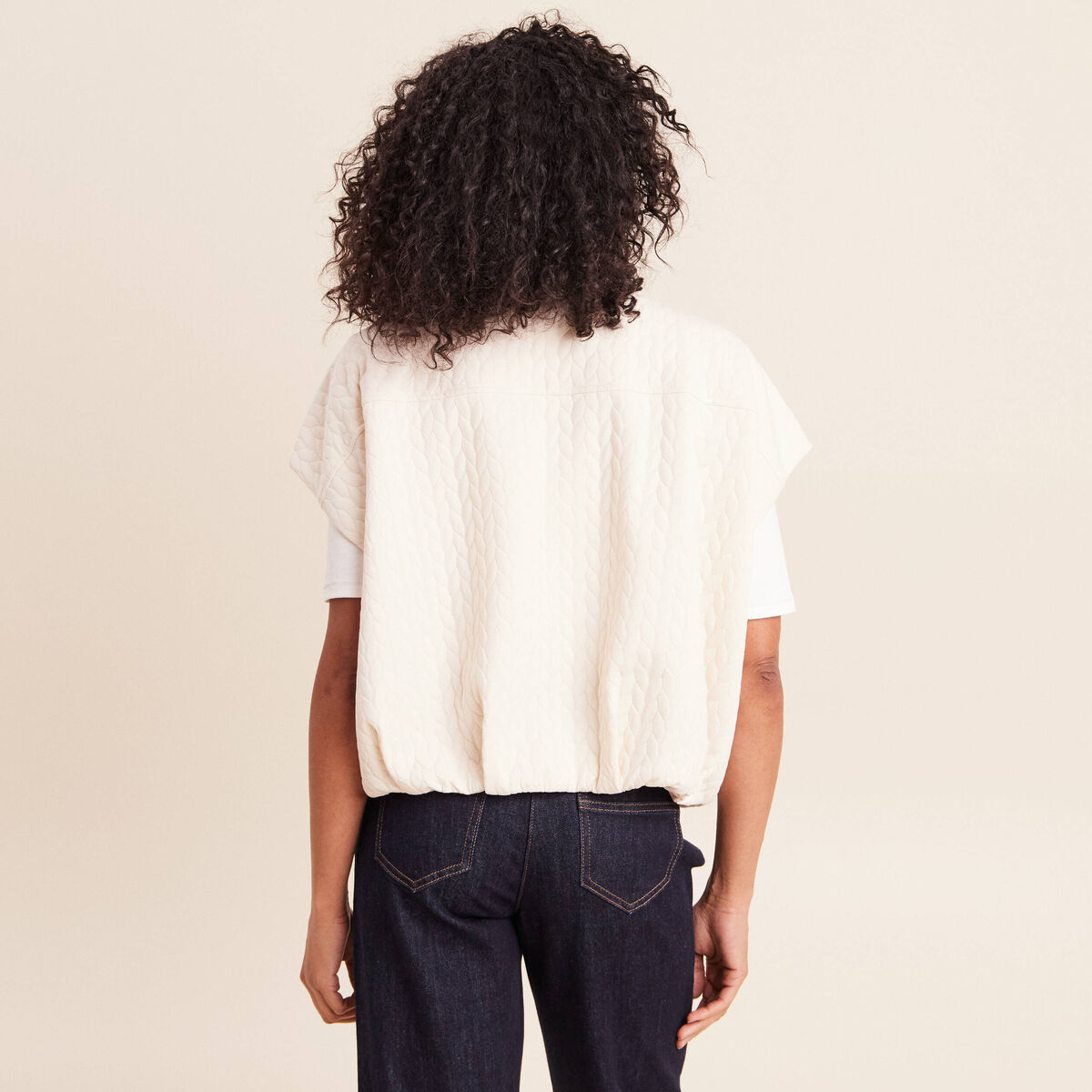 Veste col rond manches courtes doubl&eacute;e ecru femme