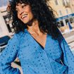 Chemise manches 3/4 brodée bleu femme