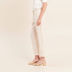 Pantalon coupe chino en lin ceintur&eacute; beige femme