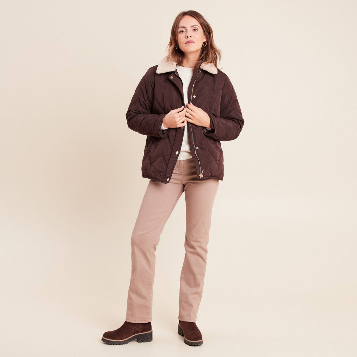 Doudoune courte doubl&eacute;e col amovible marron fonc&eacute; femme
