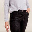 Pantalon ajusté enduit denim noir femme