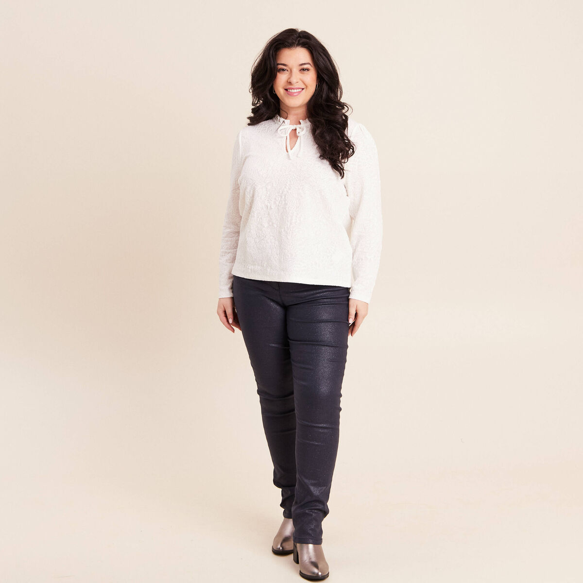 Blouse col rond nou&eacute; manches longues ecru femme