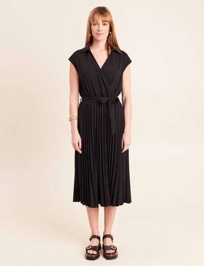 Robe &eacute;vas&eacute;e genou manches tr&egrave;s courtes noir femme
