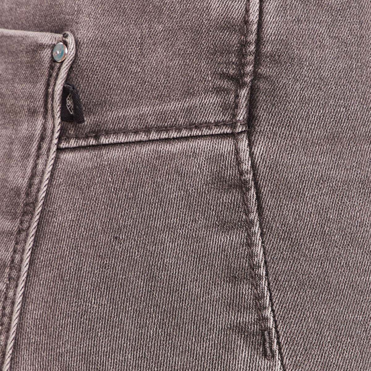 Jean coupe ajust&eacute;e long gris femme
