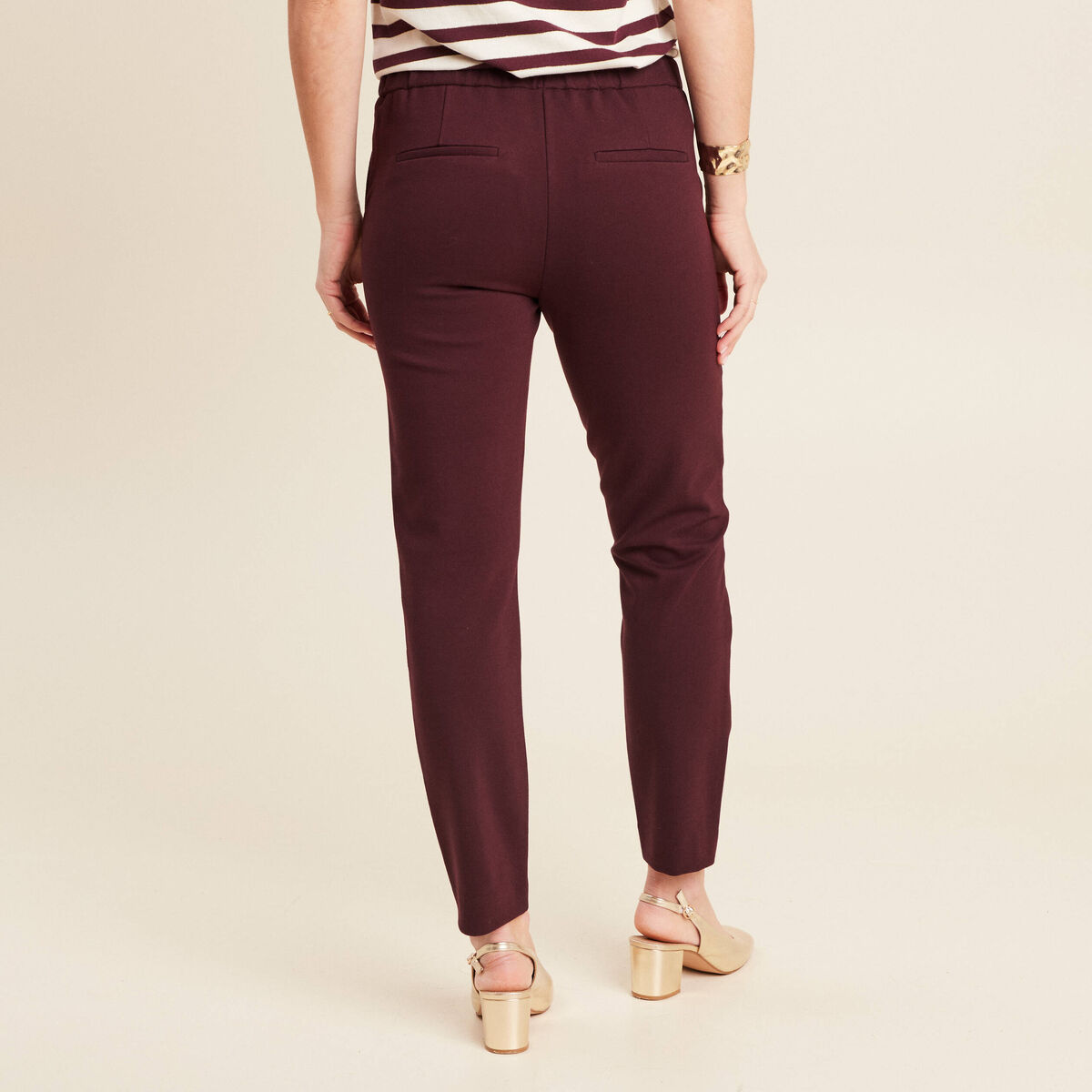 Pantalon chino ajusté 7/8ème bordeaux femme