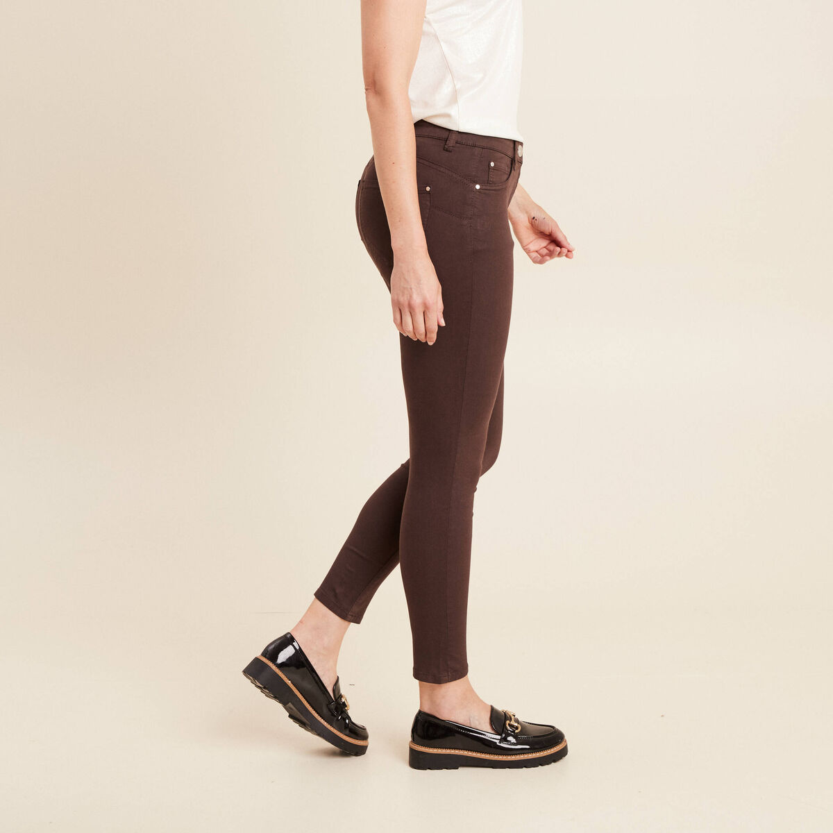 Pantalon léger taille standard 7/8ème marron foncé femme