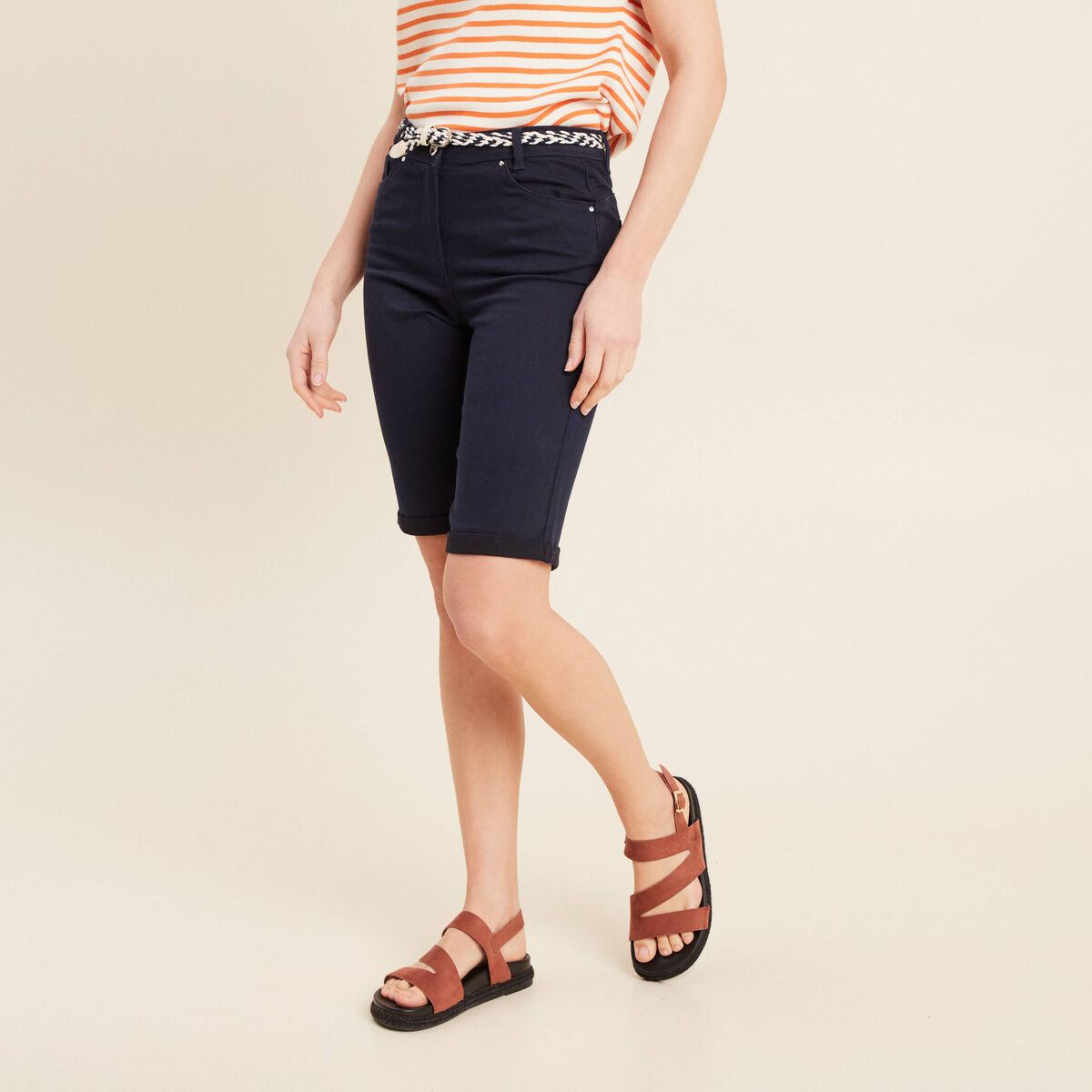 Bermuda ajusté ceinturé bleu marine femme