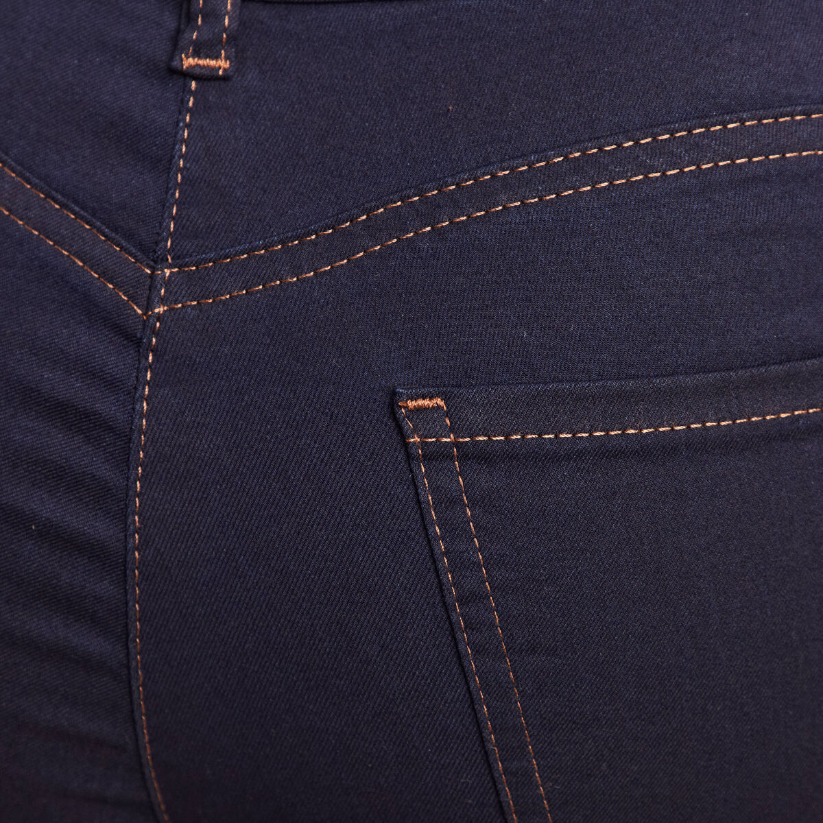 Jeans léger taille standard 7/8ème denim brut femme