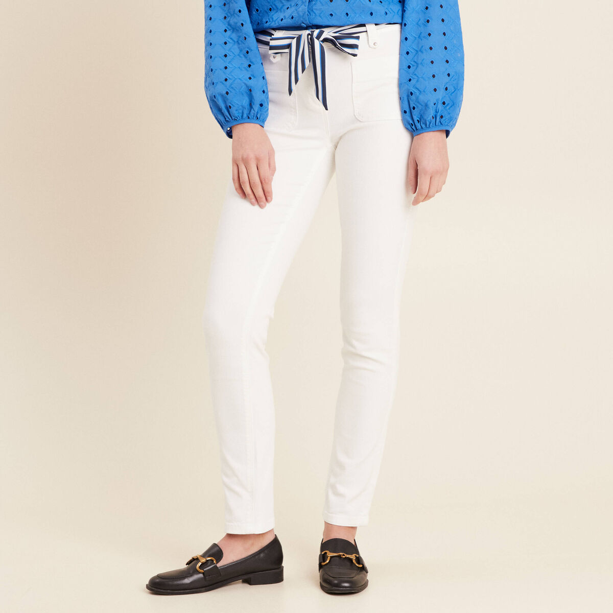 Jean ajusté taille basculée ecru femme