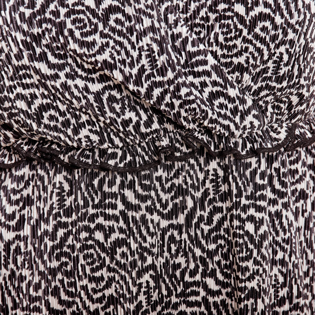 Robe évasée plissée noir femme