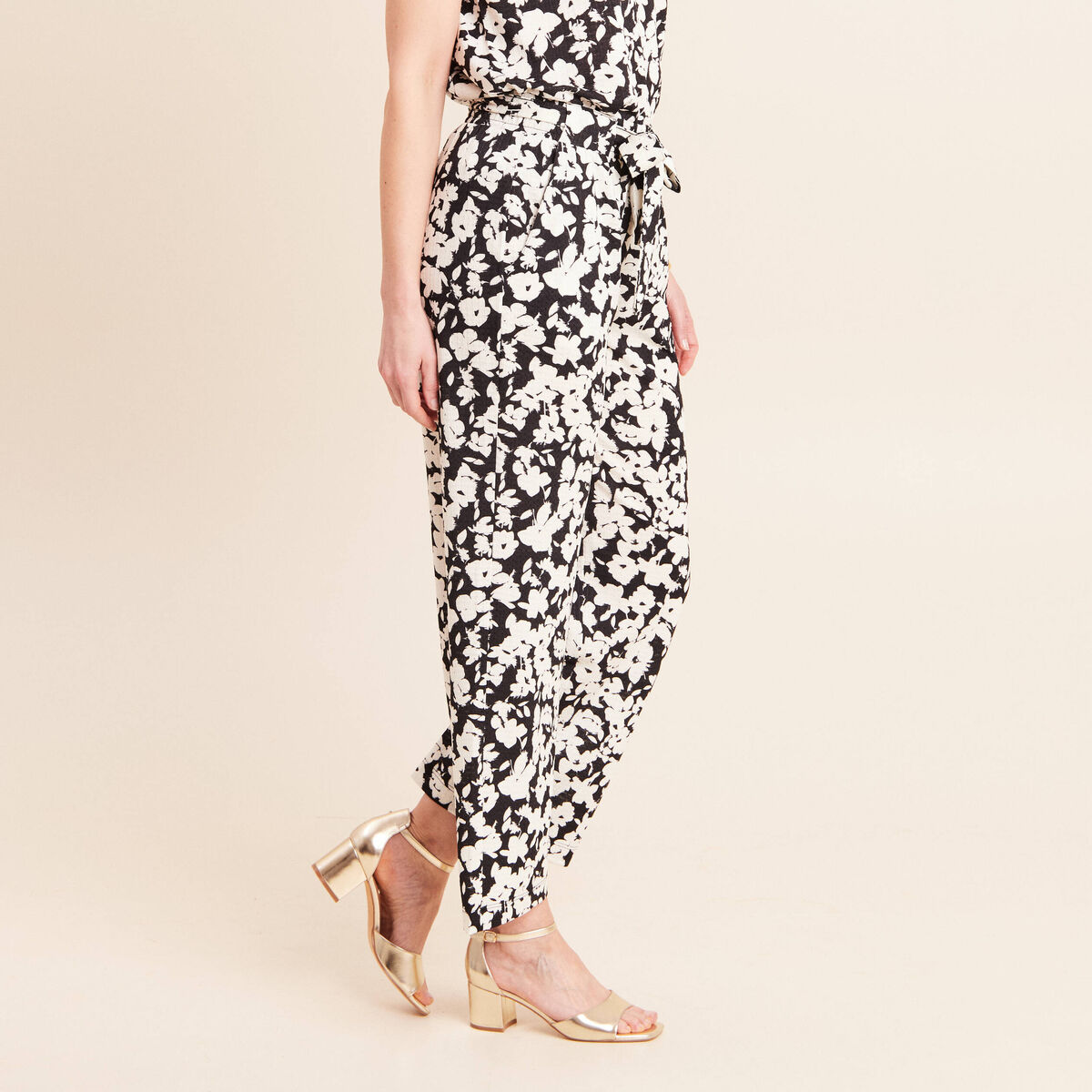 Pantalon coupe large 7/8&egrave;me taille haute noir femme