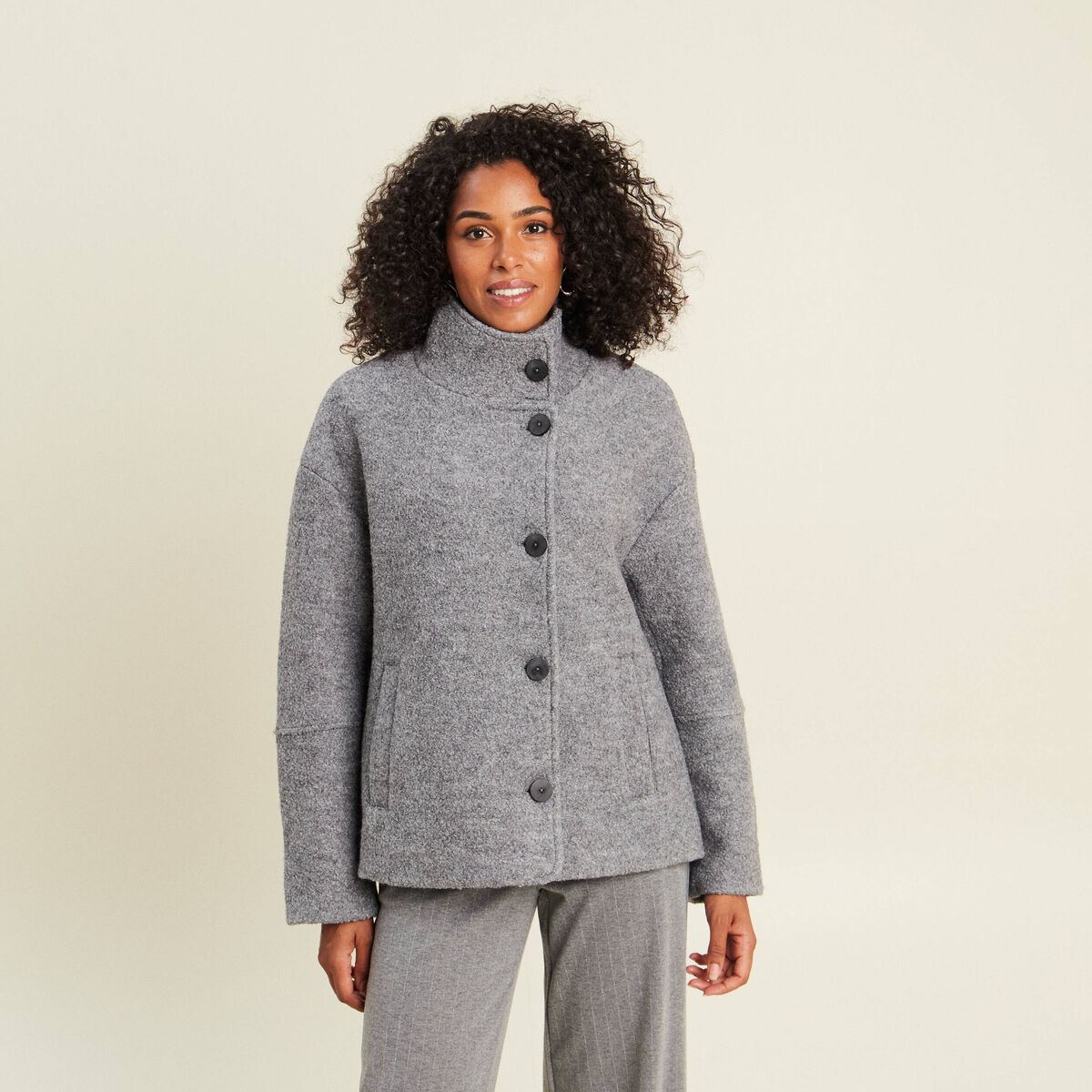 Manteau doubl&eacute; col montant gris clair femme