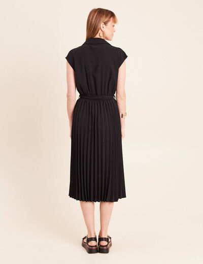 Robe &eacute;vas&eacute;e genou manches tr&egrave;s courtes noir femme