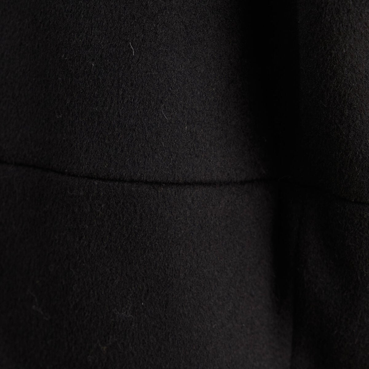 Manteau ample court &agrave; capuche noir femme