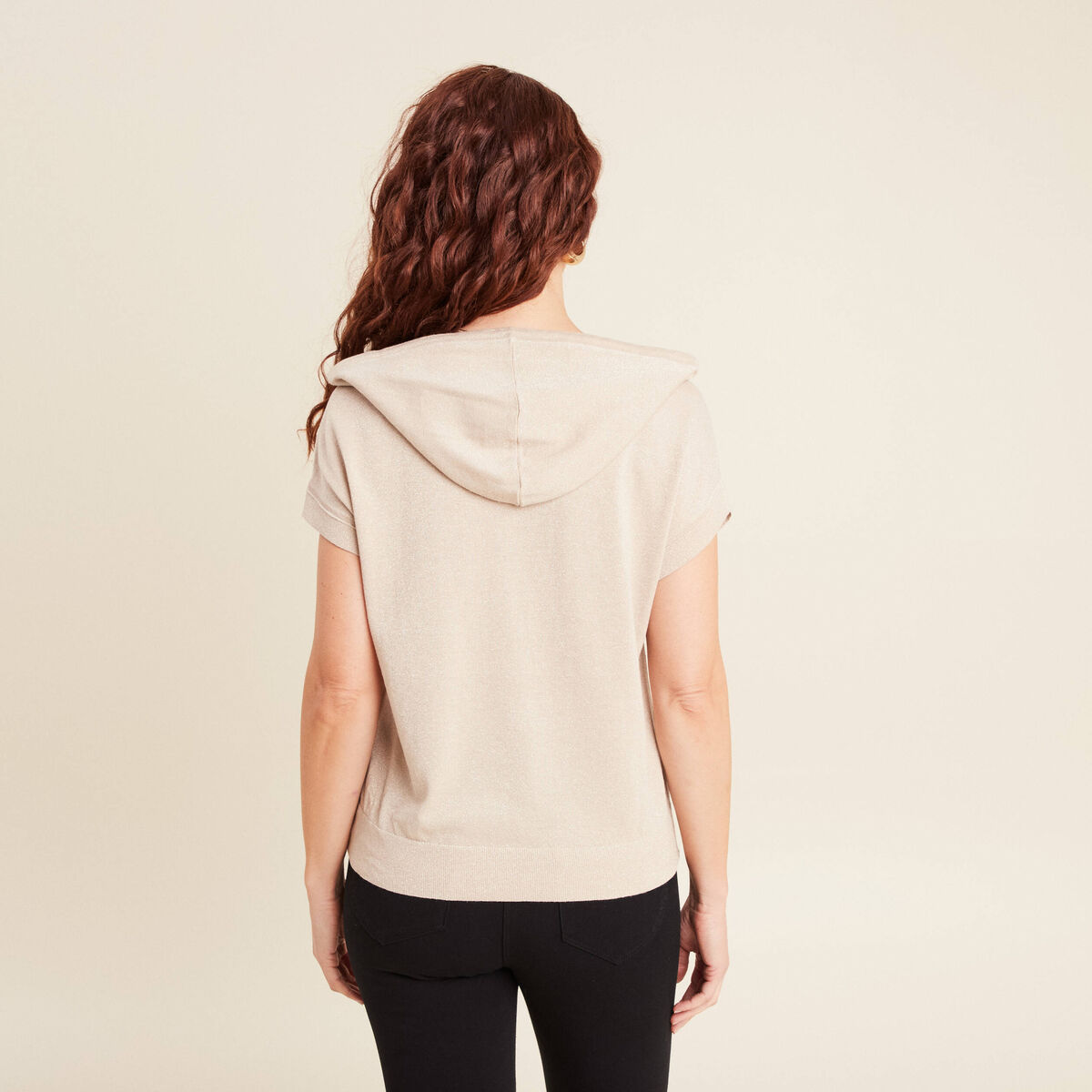 Pull sans manches à capuche couleur or femme